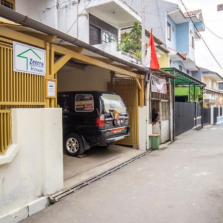 Zenrra Backpacker Hostel Bandung Exterior photo