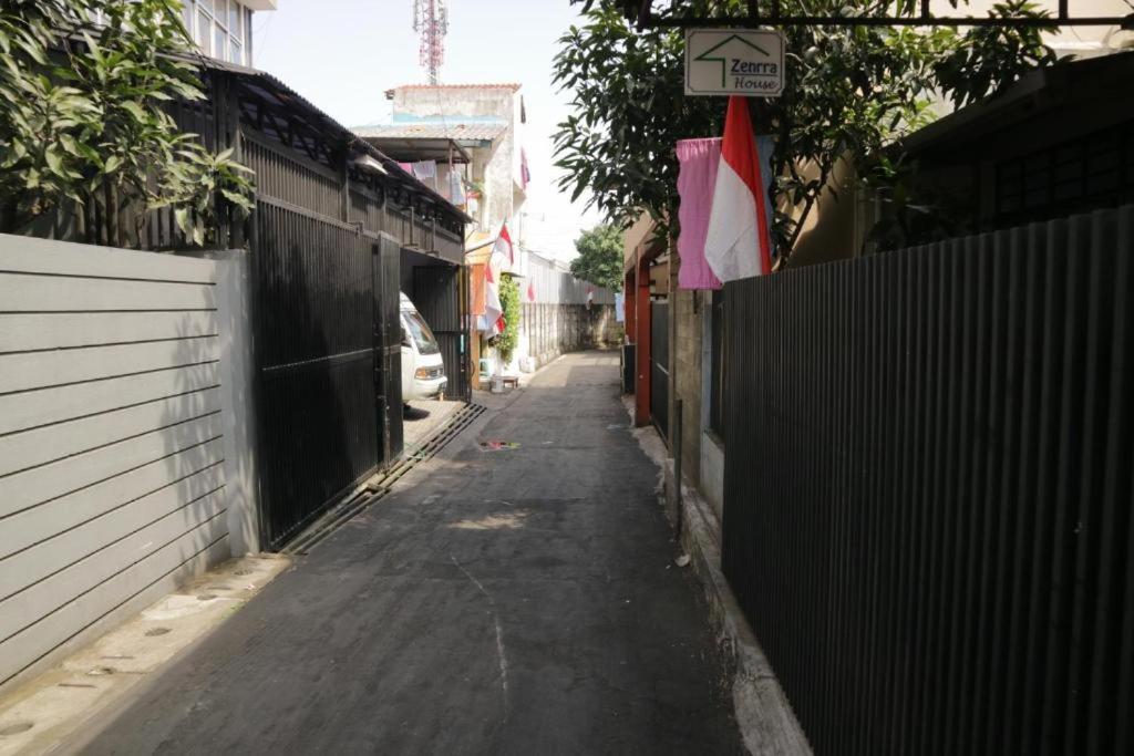Zenrra Backpacker Hostel Bandung Exterior photo